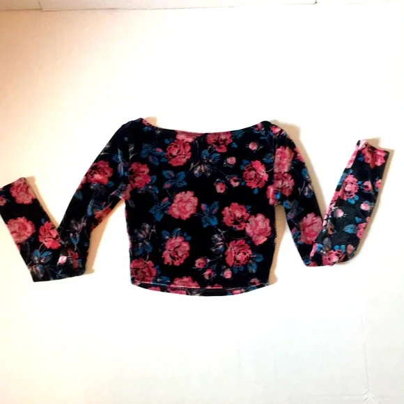 UO Kimchi Blue Velvet Velour Floral Crop Top black - Picture 8 of 10